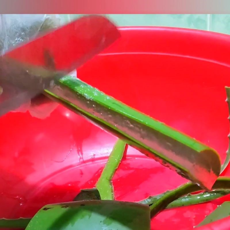 Bước 1 Sơ chế nha đam tươi giòn, không đắng Thạch nha đam