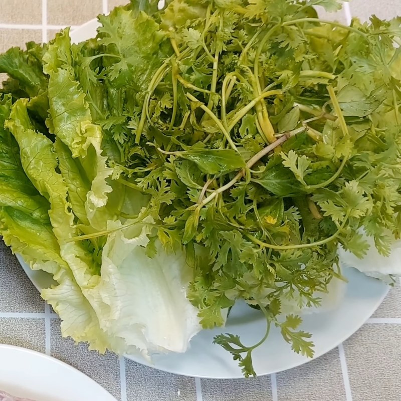 Bước 3 Sơ chế rau sống và củ quả ăn kèm Bánh tráng cuốn thịt heo