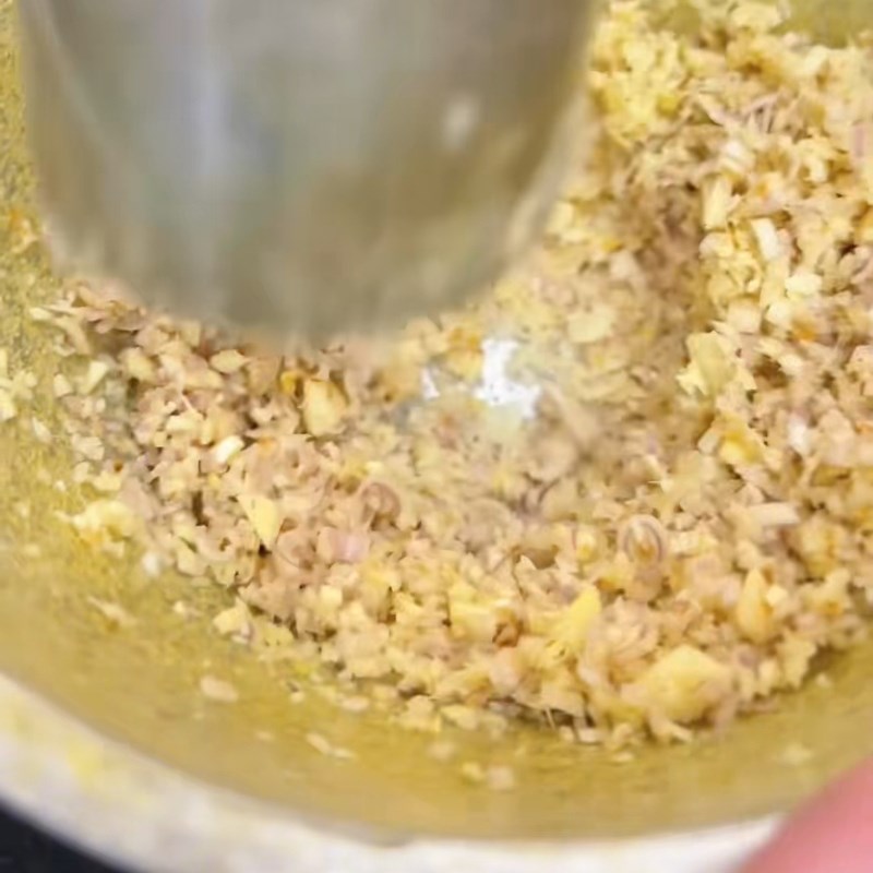 Bước 1 Sơ chế riềng, sả và tôm tươi Mắm tép chưng tôm thịt