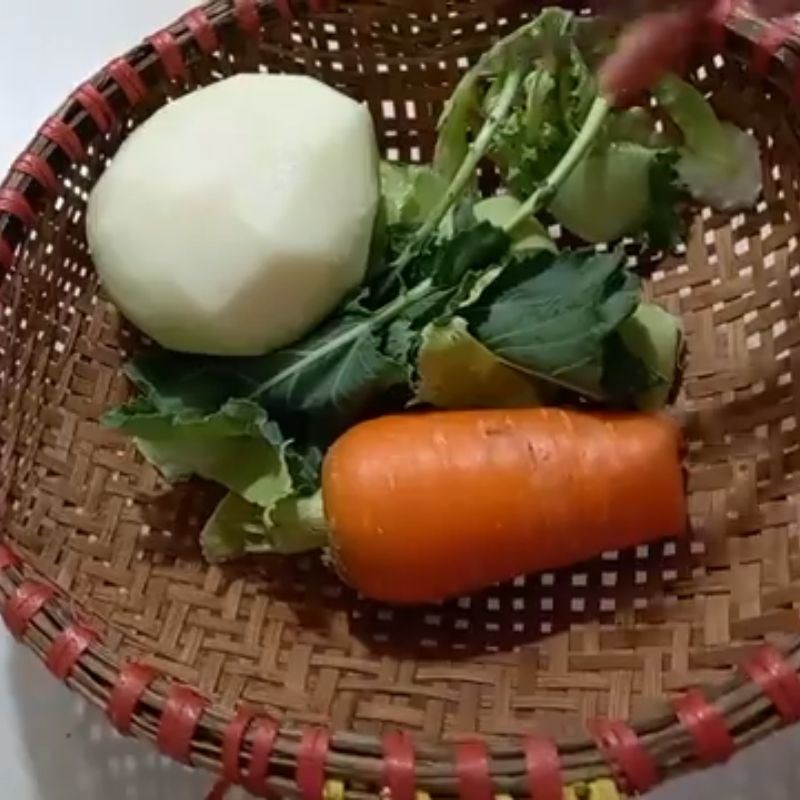 Bước 1 Sơ chế su hào, cà rốt và các nguyên liệu khác Su hào muối xổi