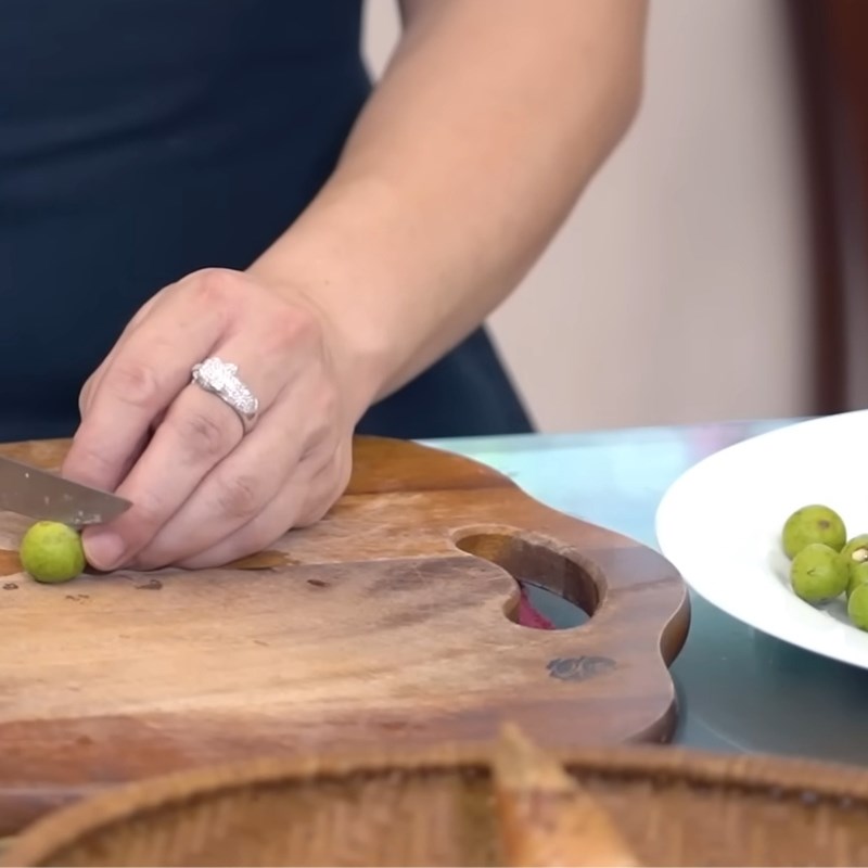 Bước 1 Sơ chế sung nếp Muối sung chua ngọt