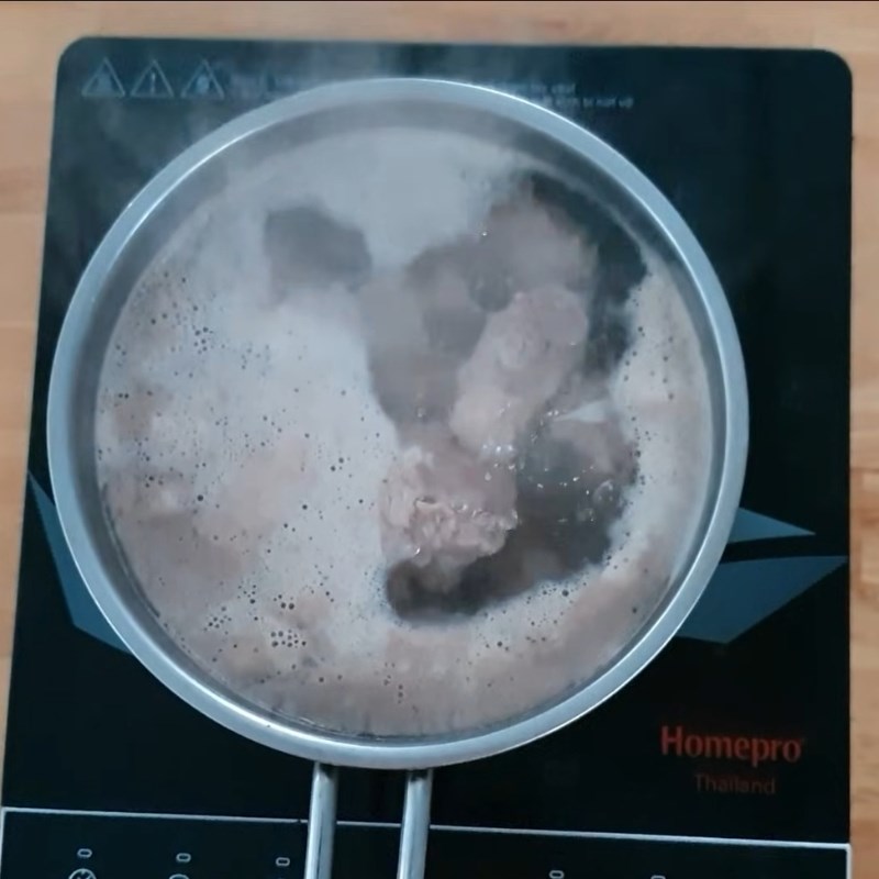 Bước 1 Sơ chế sườn non đúng cách Sườn xào chua ngọt bằng chanh