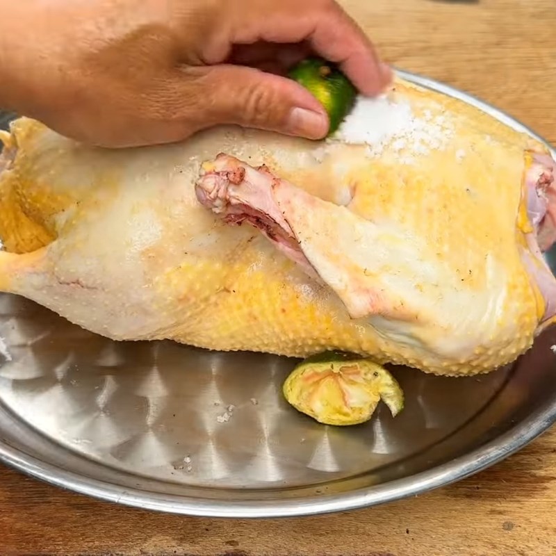 Bước 1 Sơ chế thịt ngan Ngan tái chanh