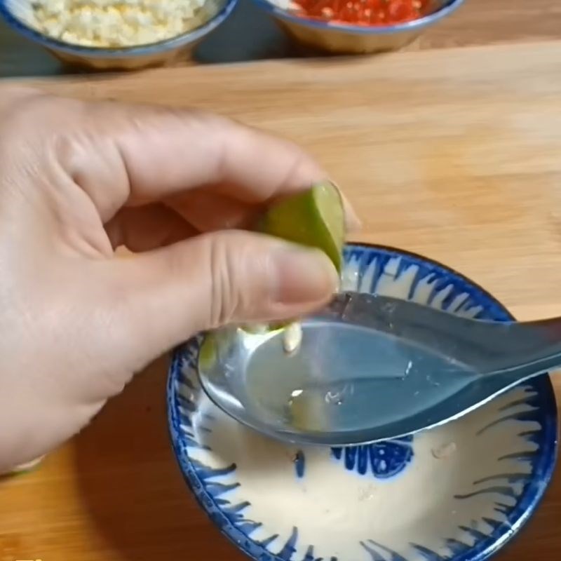 Bước 1 Sơ chế tỏi ớt và vắt chanh Nước mắm ăn bánh ướt