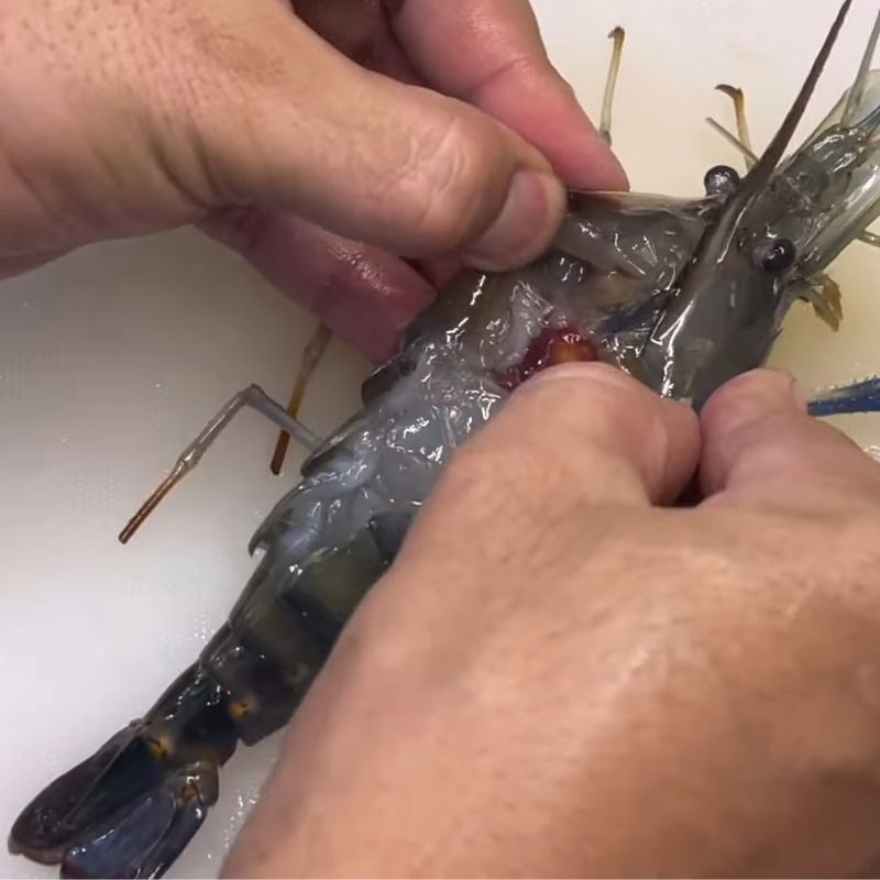 Bước 2 Sơ chế tôm và chuẩn bị nướng Sốt phô mai nướng tôm