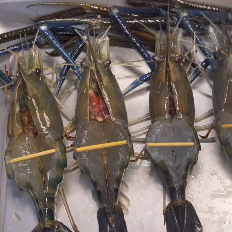 Bước 2 Sơ chế tôm và chuẩn bị nướng Sốt phô mai nướng tôm