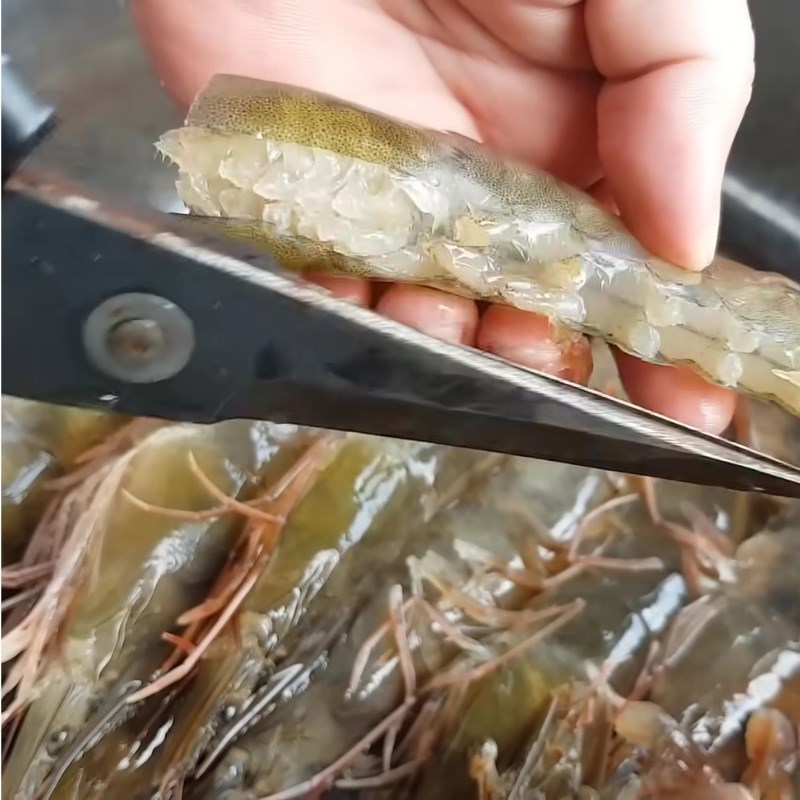 Bước 1 Sơ chế tôm và thịt ba rọi Thịt kho tôm