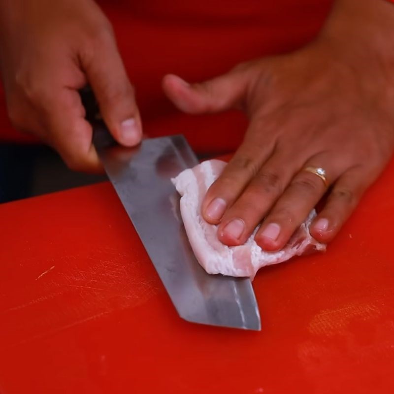 Bước 1 Sơ chế và cắt thịt ba rọi Thịt nướng than hoa