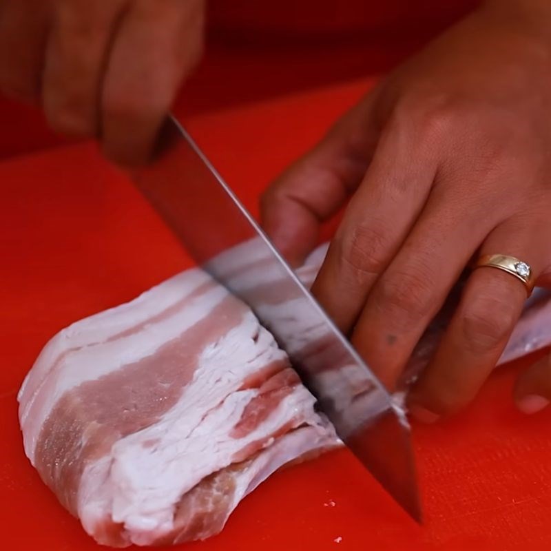 Bước 1 Sơ chế và cắt thịt ba rọi Thịt nướng than hoa