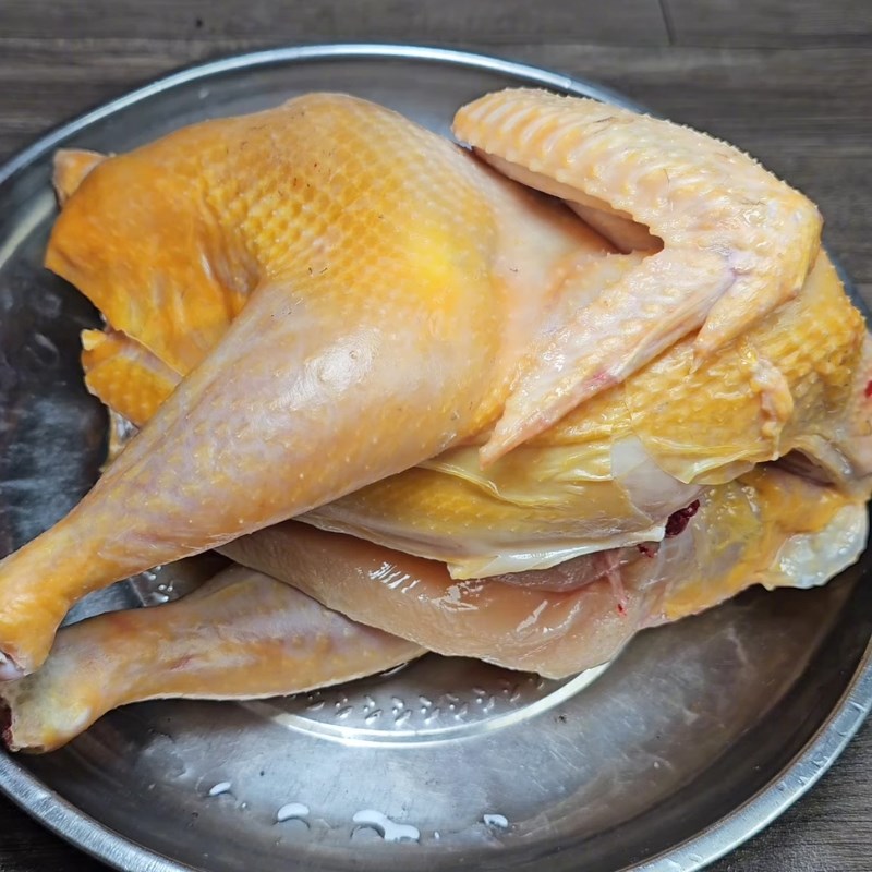 Bước 1 Sơ chế và làm hỗn hợp sốt ướp Gà nướng nguyên con