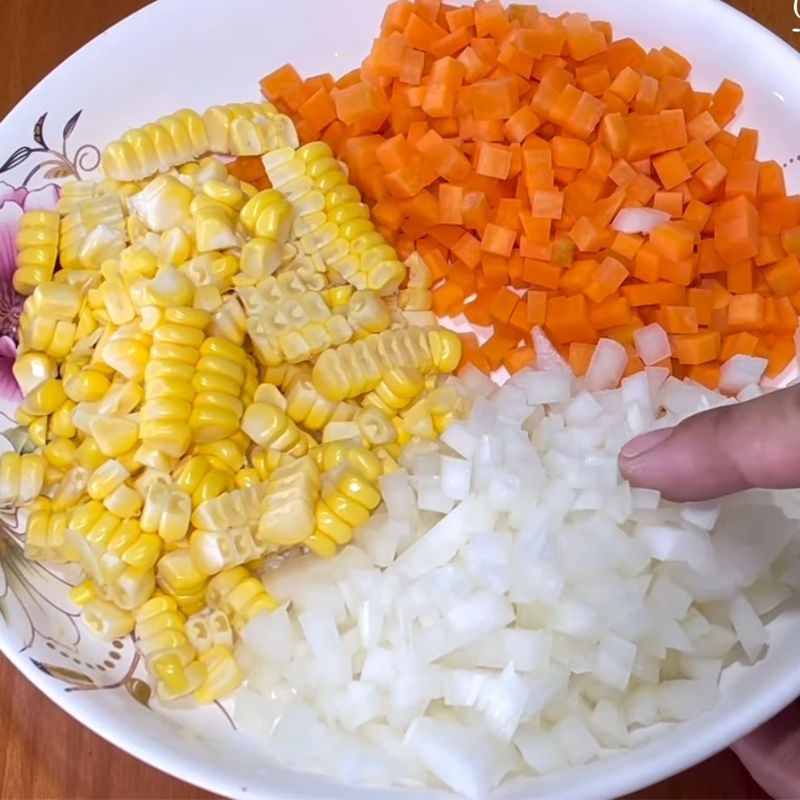 Bước 1 Sơ chế và luộc rau củ Chả giò hải sản sốt mayonnaise