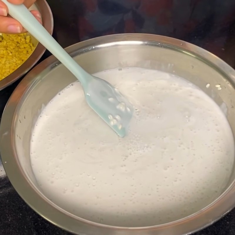 Bước 1 Sơ chế và ngâm nếp, đậu xanh Xôi đậu xanh nước cốt dừa bằng xửng hấp