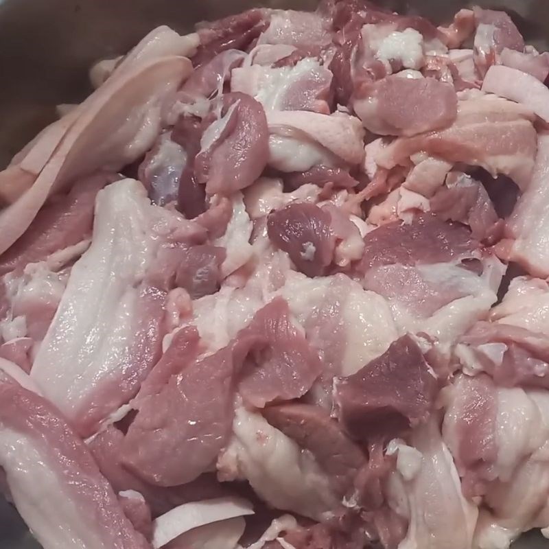 Bước 1 Sơ chế và thái thịt ba chỉ gói bánh chưng Ướp thịt gói bánh chưng