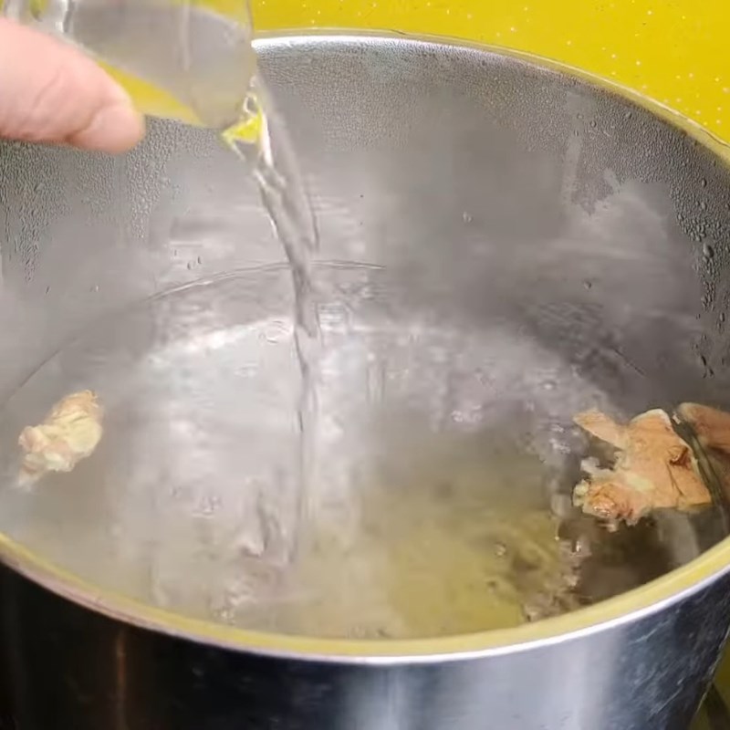 Bước 1 Sơ chế và thái thịt chân giò Thịt nấu đông