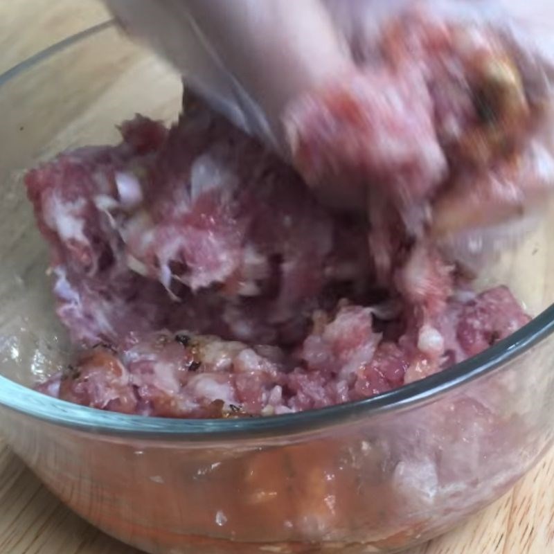 Bước 1 Sơ chế và ướp chả viên nướng đậm đà Chả viên nướng