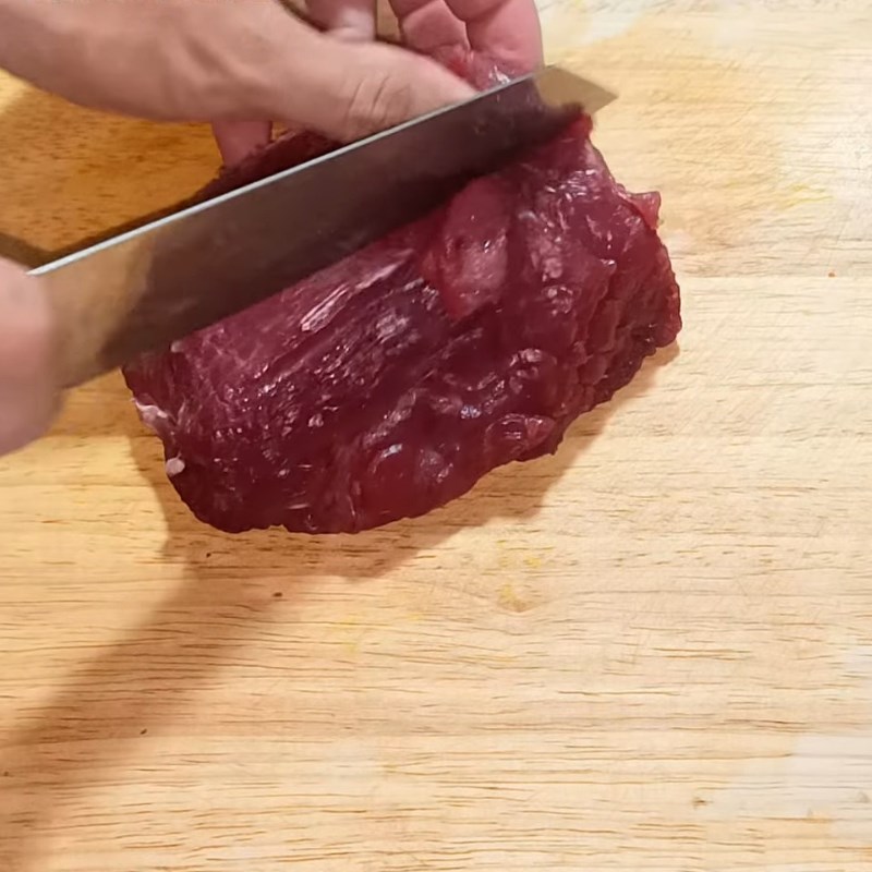 Bước 2 Sơ chế và ướp thịt bò Gỏi bò rau muống