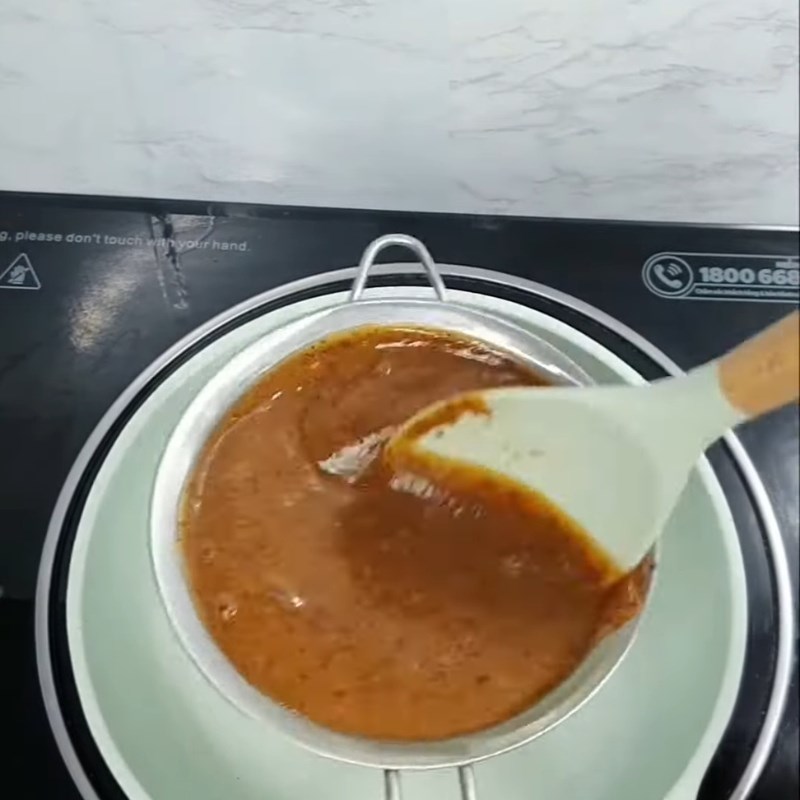 Bước 2 Tách hạt và xay nhuyễn táo đỏ Mật táo đỏ