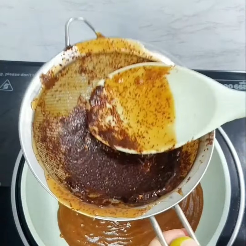 Bước 2 Tách hạt và xay nhuyễn táo đỏ Mật táo đỏ