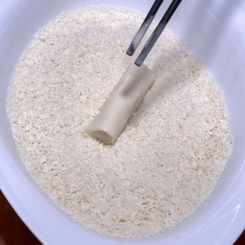 Bước 5 Tẩm bột chiên giòn Chả giò hải sản sốt mayonnaise