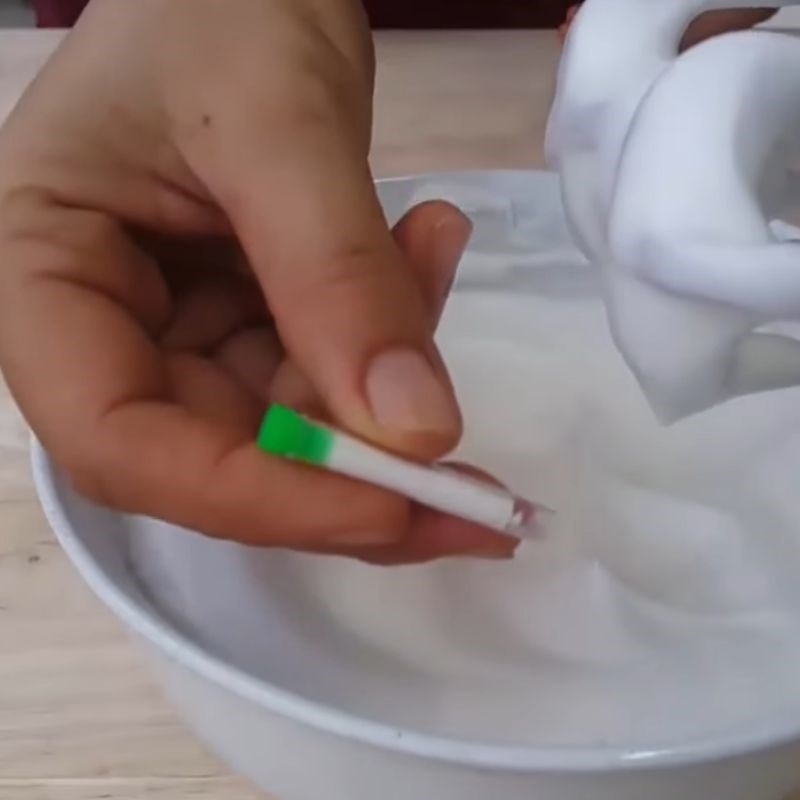 Bước 6 Tạo chóp kem và thêm hương Vani Kem tươi tại nhà