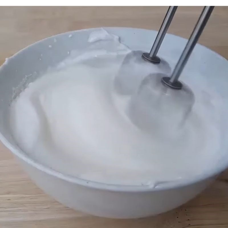 Bước 6 Tạo chóp kem và thêm hương Vani Kem tươi tại nhà