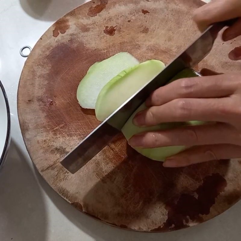 Bước 2 Thái lát su hào và cà rốt Su hào muối xổi