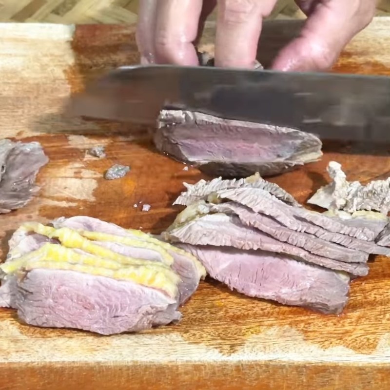 Bước 4 Thái thịt Ngan tái chanh