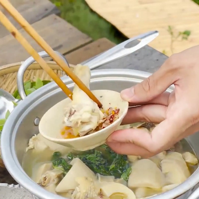 Bước 5 Thành phẩm Lẩu gà lá é Đà Lạt