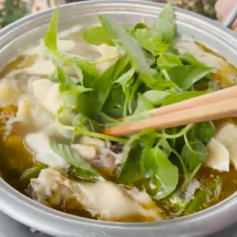 Bước 5 Thành phẩm Lẩu gà lá é Đà Lạt