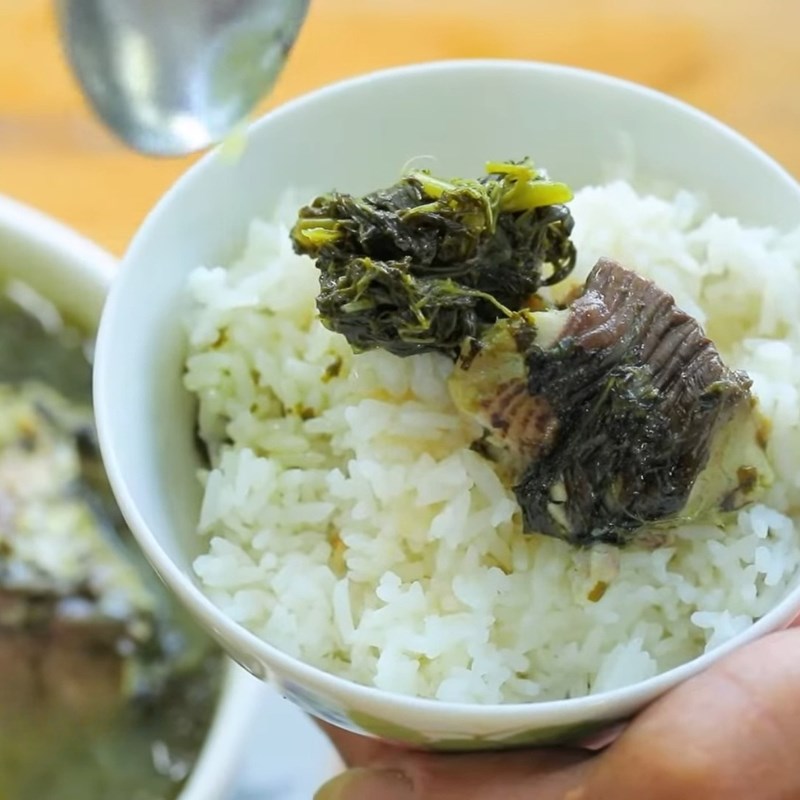 Bước 4 Thành phẩm Rau sắn muối chua nấu cá