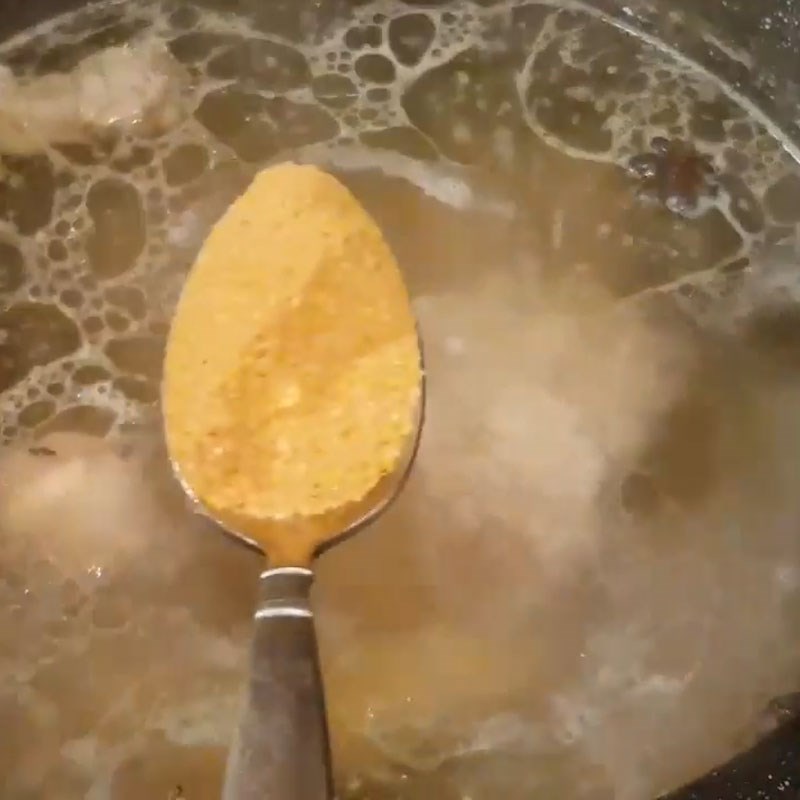 Bước 5 Thêm gia vị phở và hoàn thiện nước dùng phở đuôi bò