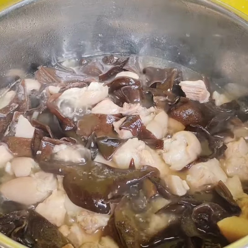 Bước 5 Thêm mộc nhĩ Thịt nấu đông