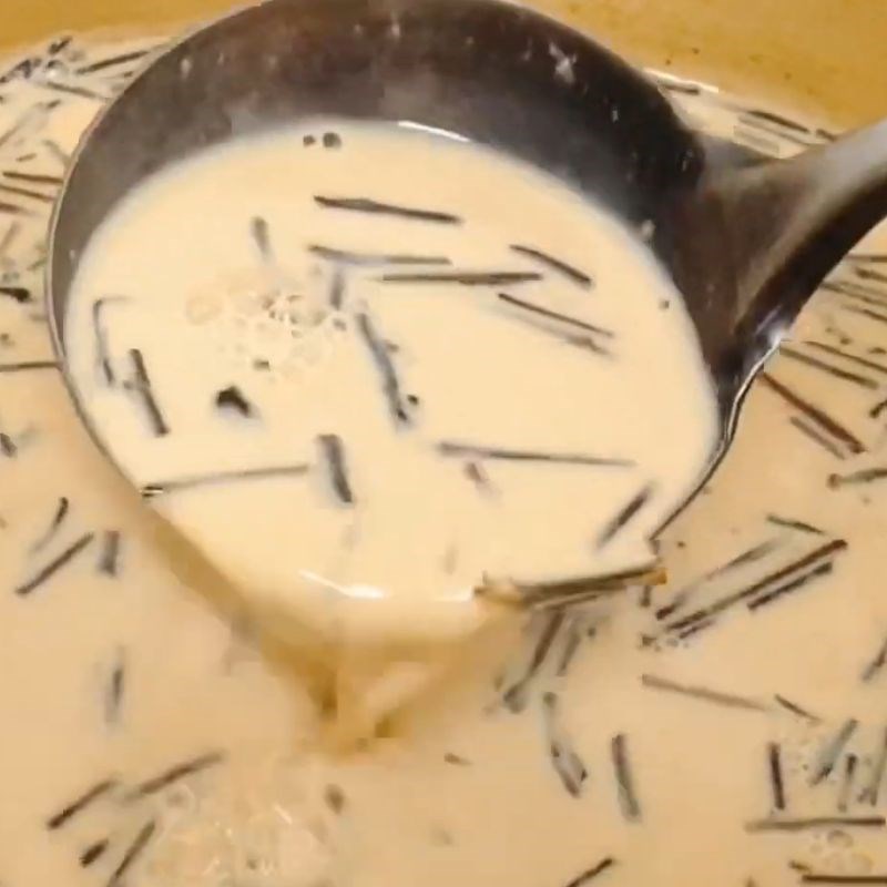 Bước 2 Nấu trà sữa đậm vị Trà sữa nấu bằng trà khô