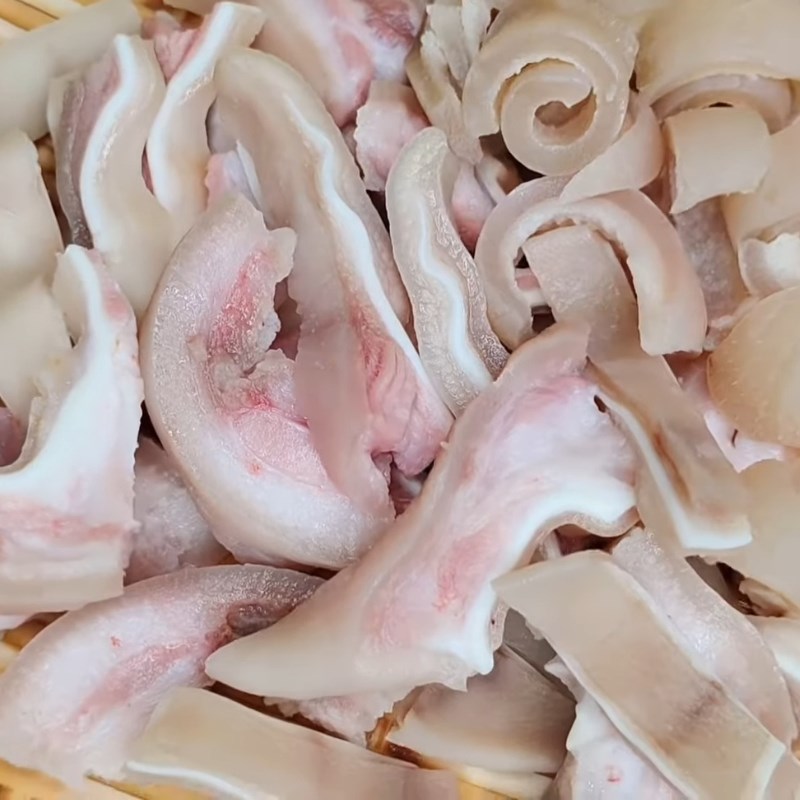 Bước 2 Trần sơ tai heo và da heo Thịt nấu đông