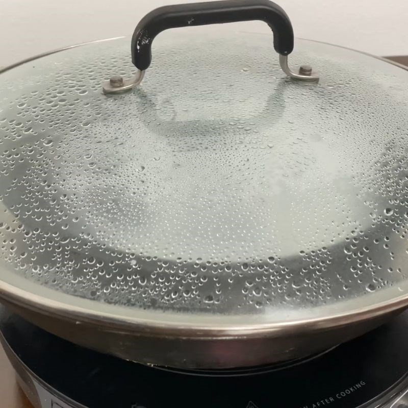 Bước 3 Tráng bánh cuốn nóng bằng nồi hấp Bánh cuốn bằng bột gạo