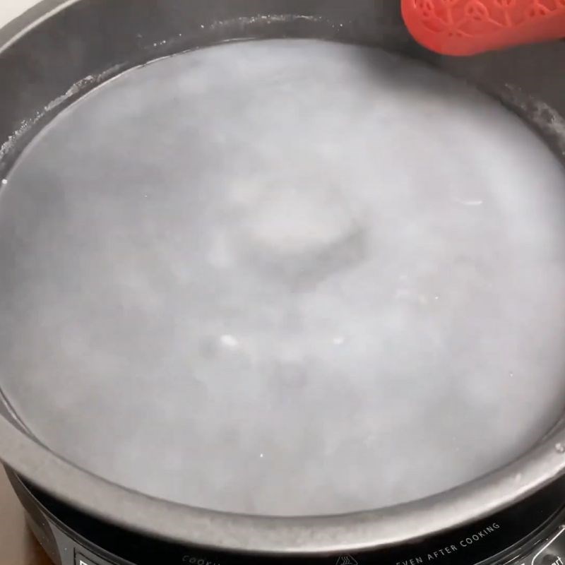 Bước 3 Tráng bánh cuốn nóng bằng nồi hấp Bánh cuốn bằng bột gạo