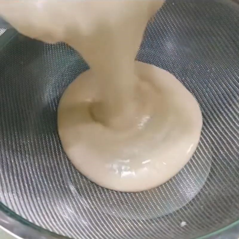 Bước 2 Trộn bột và men nở Bánh bò Cao Bằng