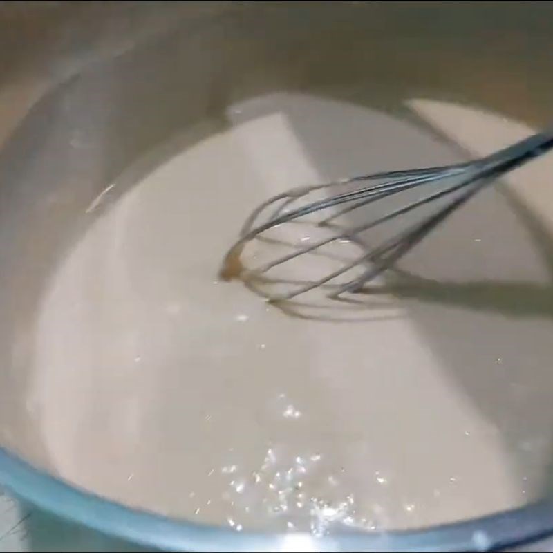 Bước 2 Trộn bột và men nở Bánh bò Cao Bằng