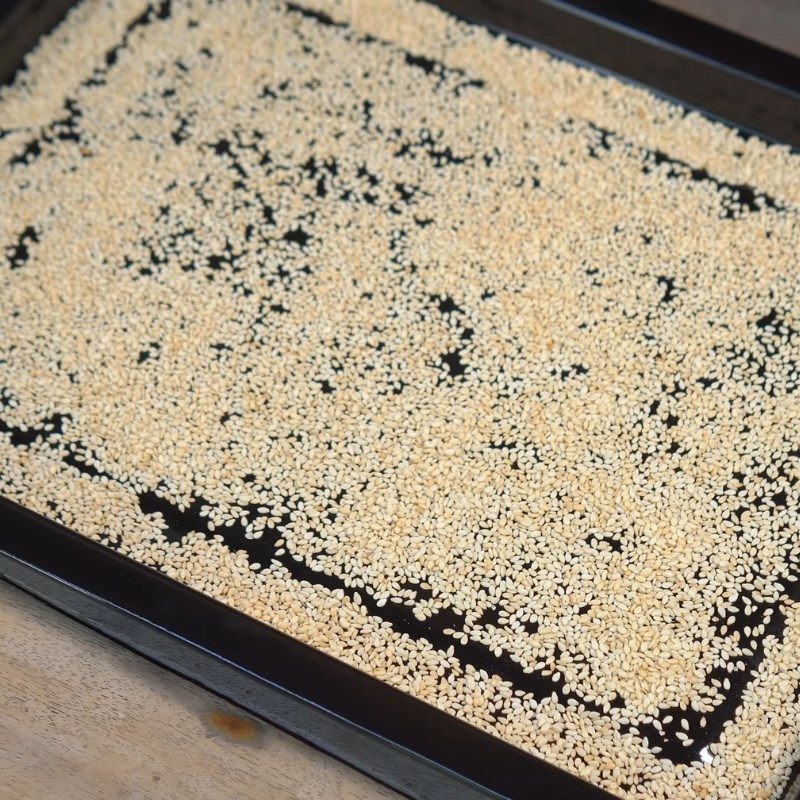 Bước 5 Trộn đậu phộng và ép kẹo Kẹo chuối tươi