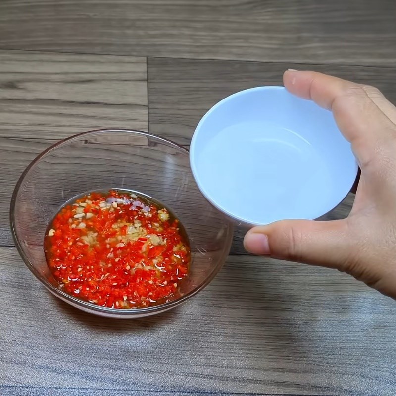 Bước 2 Trộn đều Nước mắm trộn gỏi gà cay chua ngọt