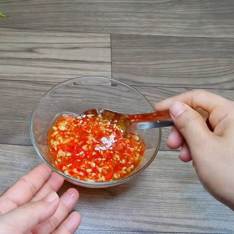 Bước 2 Trộn đều Nước mắm trộn gỏi gà cay chua ngọt