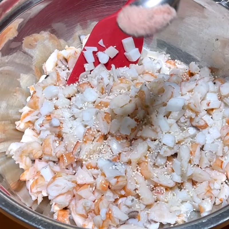 Bước 3 Trộn nhân và sốt Mayonnaise Chả giò hải sản sốt mayonnaise