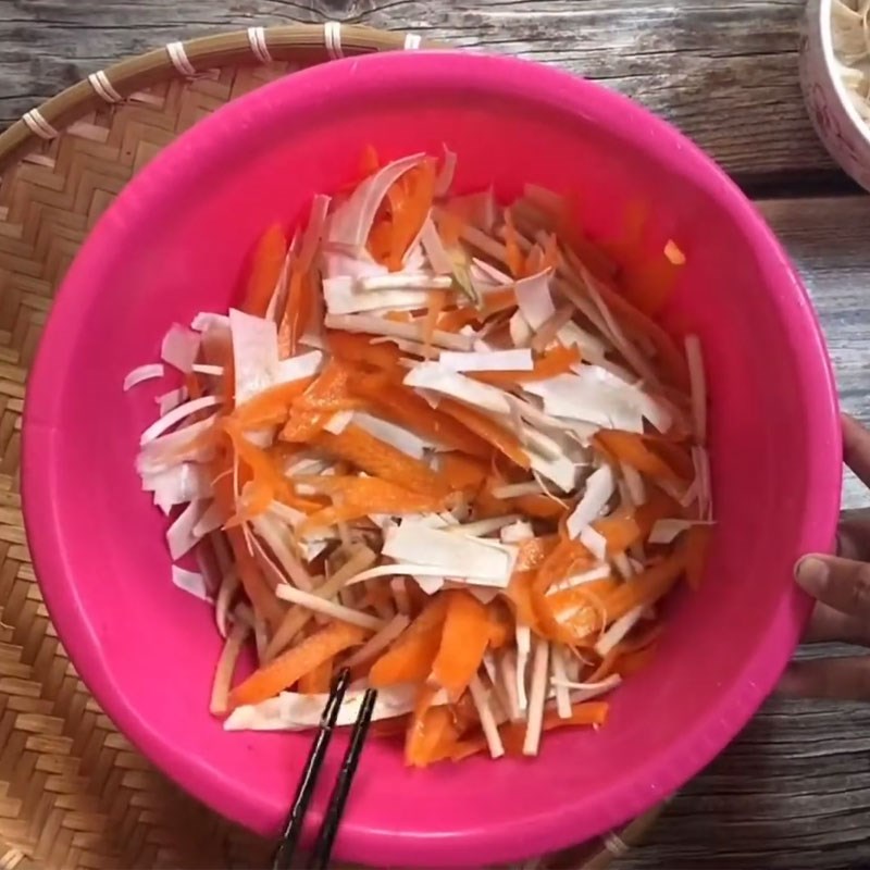 Bước 2 Trộn sơ bộ gỏi chua ngọt Gỏi củ hũ dừa chay