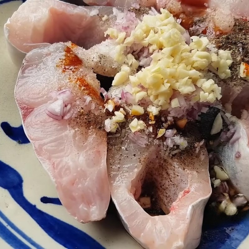 Bước 2 Ướp cá đậm đà Cá kho