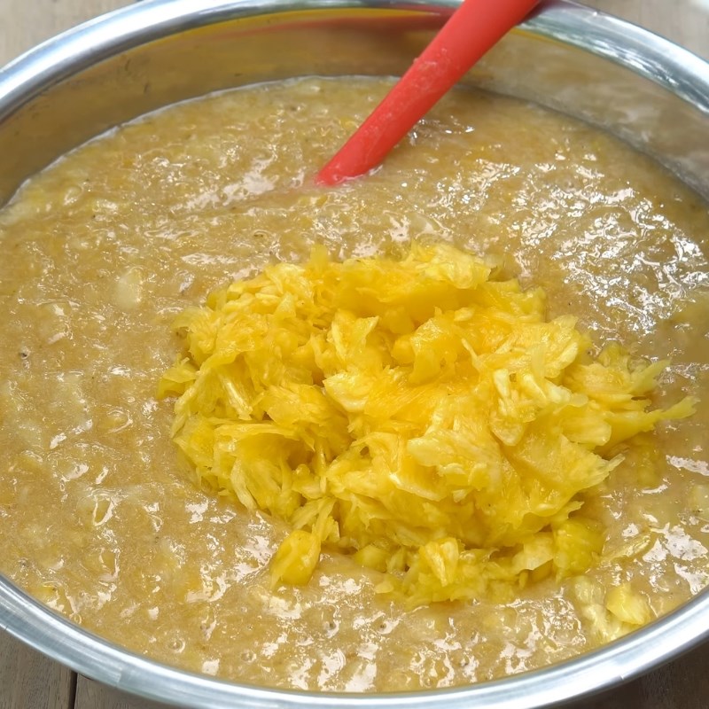 Bước 2 Ướp chuối với đường, khóm và gừng Kẹo chuối tươi