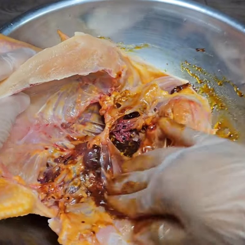 Bước 2 Ướp gà nguyên con đậm đà Gà nướng nguyên con