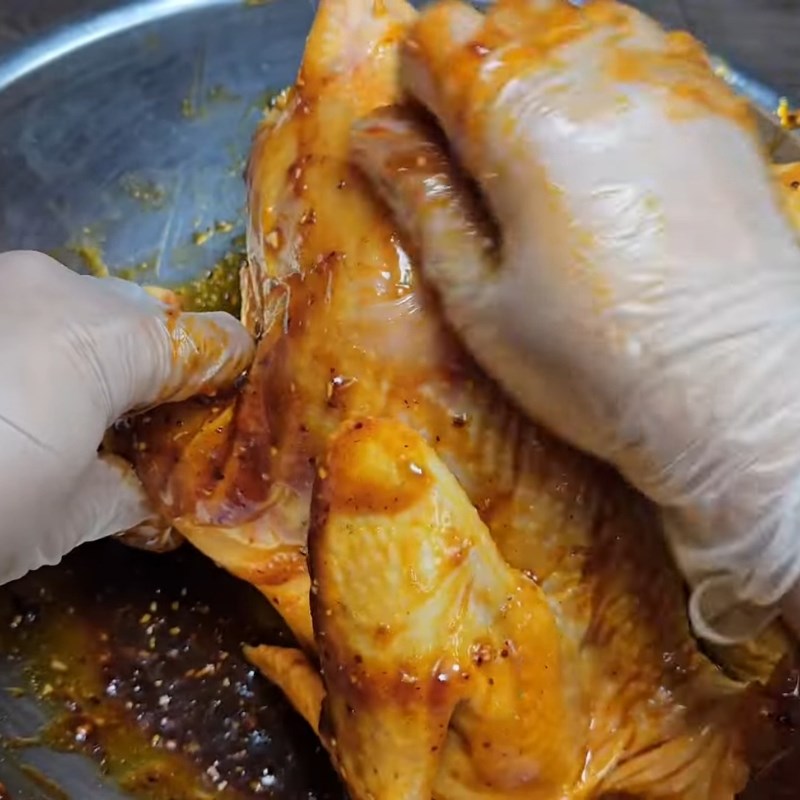 Bước 2 Ướp gà nguyên con đậm đà Gà nướng nguyên con