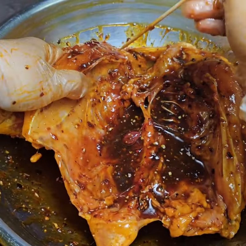 Bước 2 Ướp gà nguyên con đậm đà Gà nướng nguyên con
