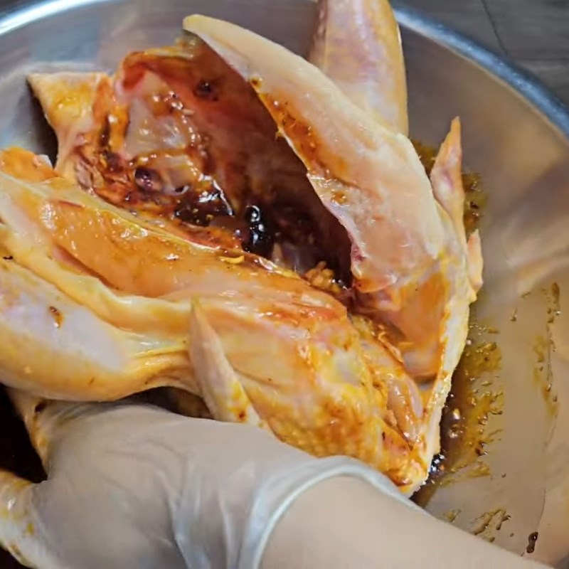 Bước 2 Ướp gà nguyên con đậm đà Gà nướng nguyên con