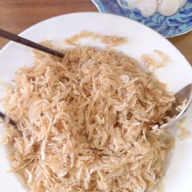 Bước 2 Ướp tép khô đậm đà Tép khô rang khế